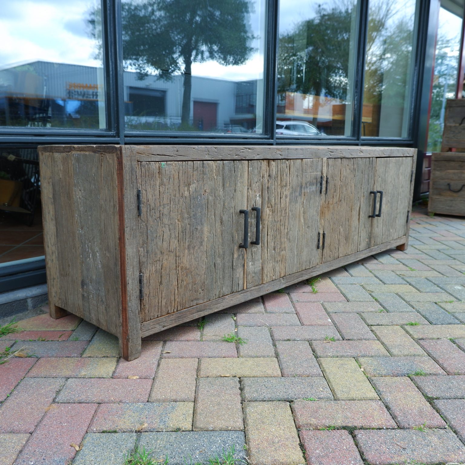 Tv dressoir 4 deuren oud vergrijsd hout Mahieu Wonen