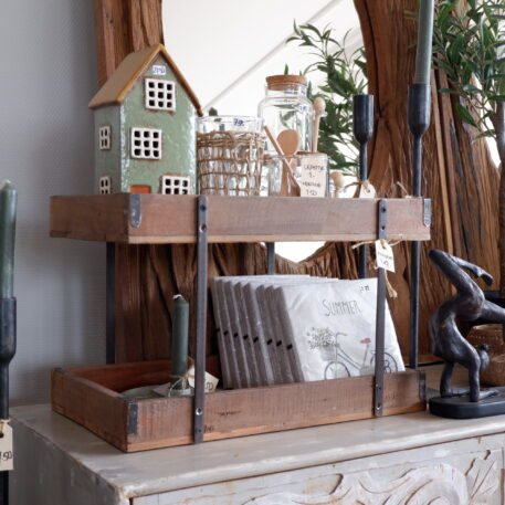 huis Nyhavn groen met bruine deur voor waxinelicht ib-laursen en etagere reclaimed wood, glaspotje met houten lepel servetten glas riet huls xl