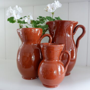 terracotta schenkkan rustiek 3 maten 500 ml 1 liter en 1700 ml roest bruin spaans servies deels hand gemaakt